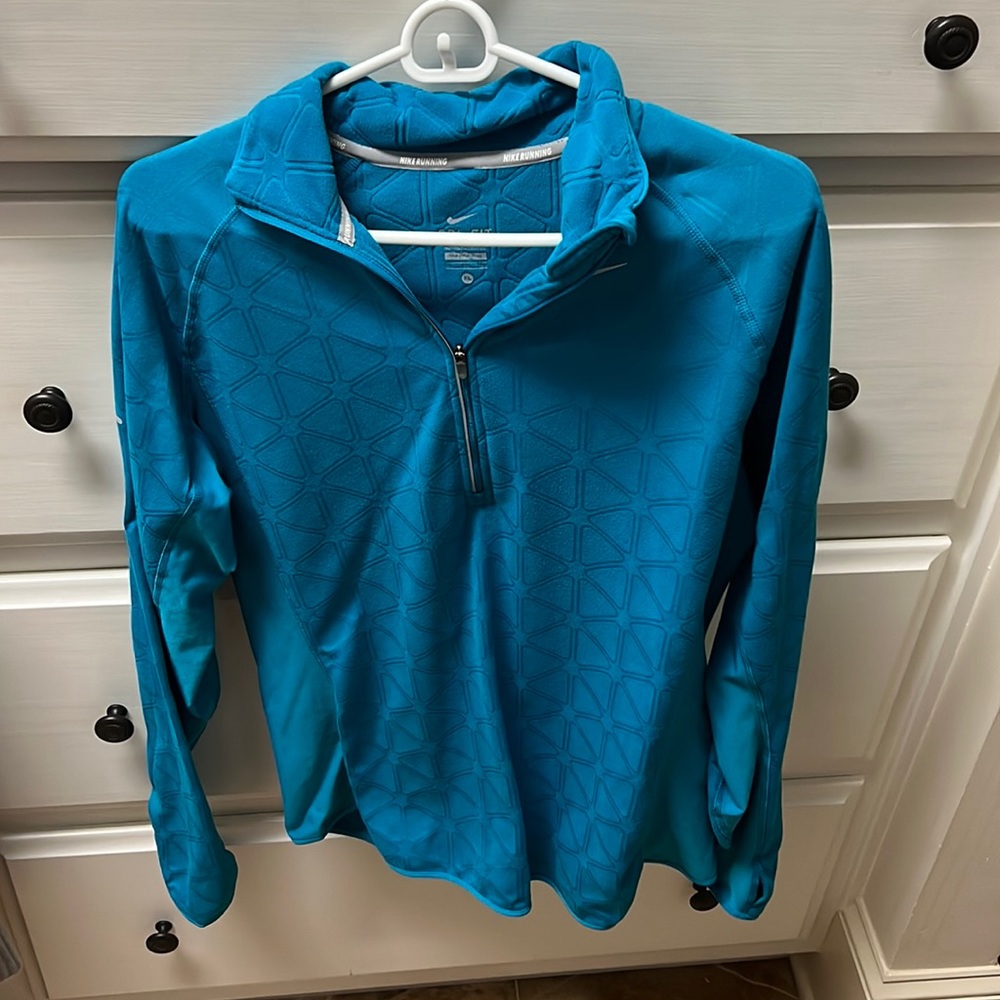 Nike half zip pullover athletic top